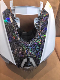 Envoltura de vinilo de fibra de carbono forjado con láser brillante, pegatina autoadhesiva para coche, película de carbono de vinilo brillante impermeable para calcomanía de coche